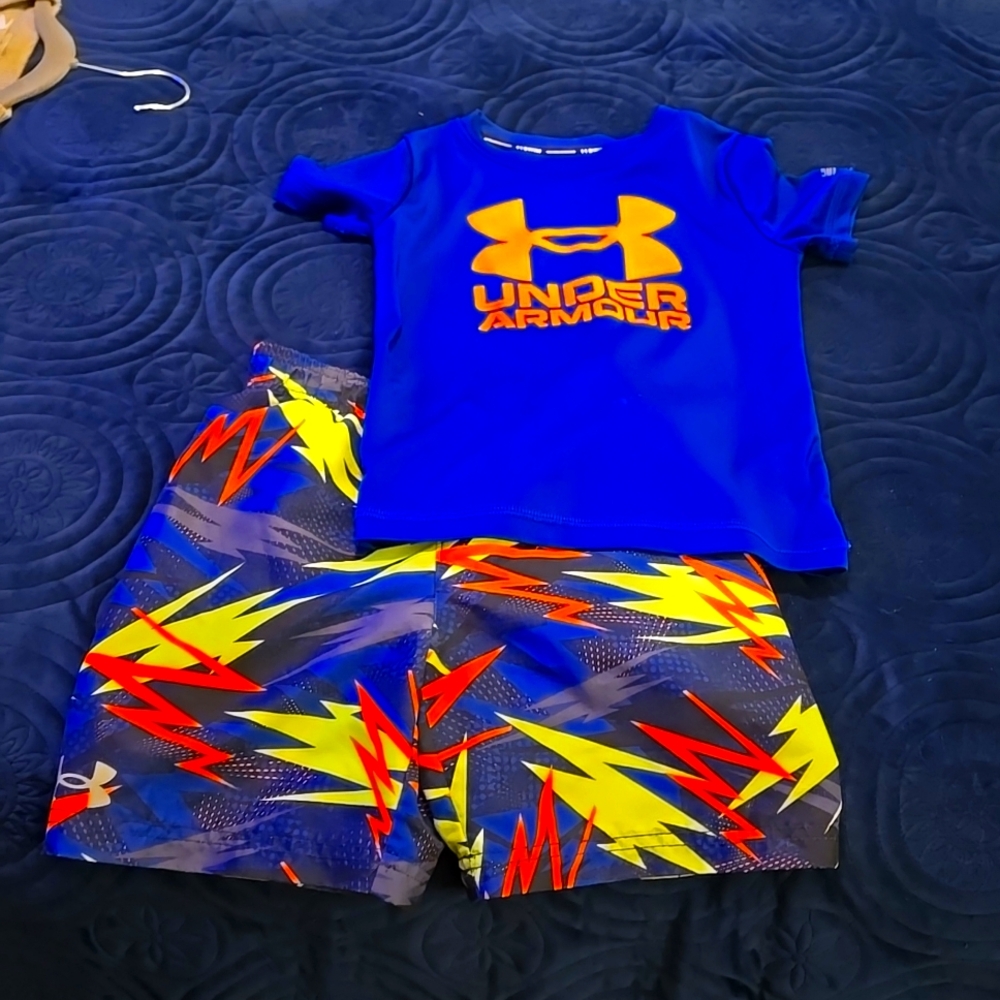 Boys Under Armour Bathing suit with rashguard size 4 Swimwear